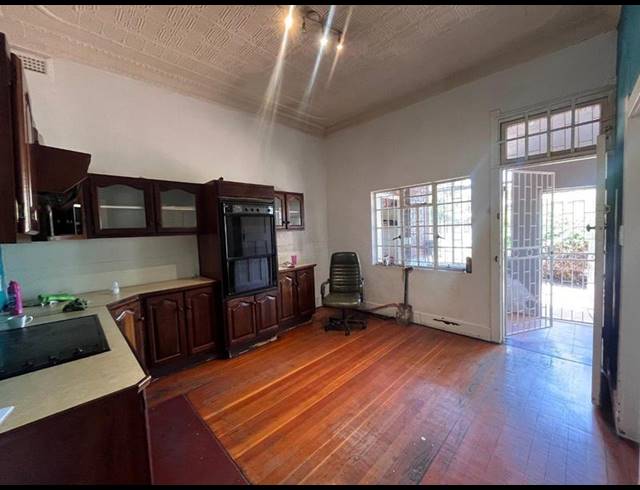 2 BEDROOM HOUSE FOR SALE IN KENSINGTON